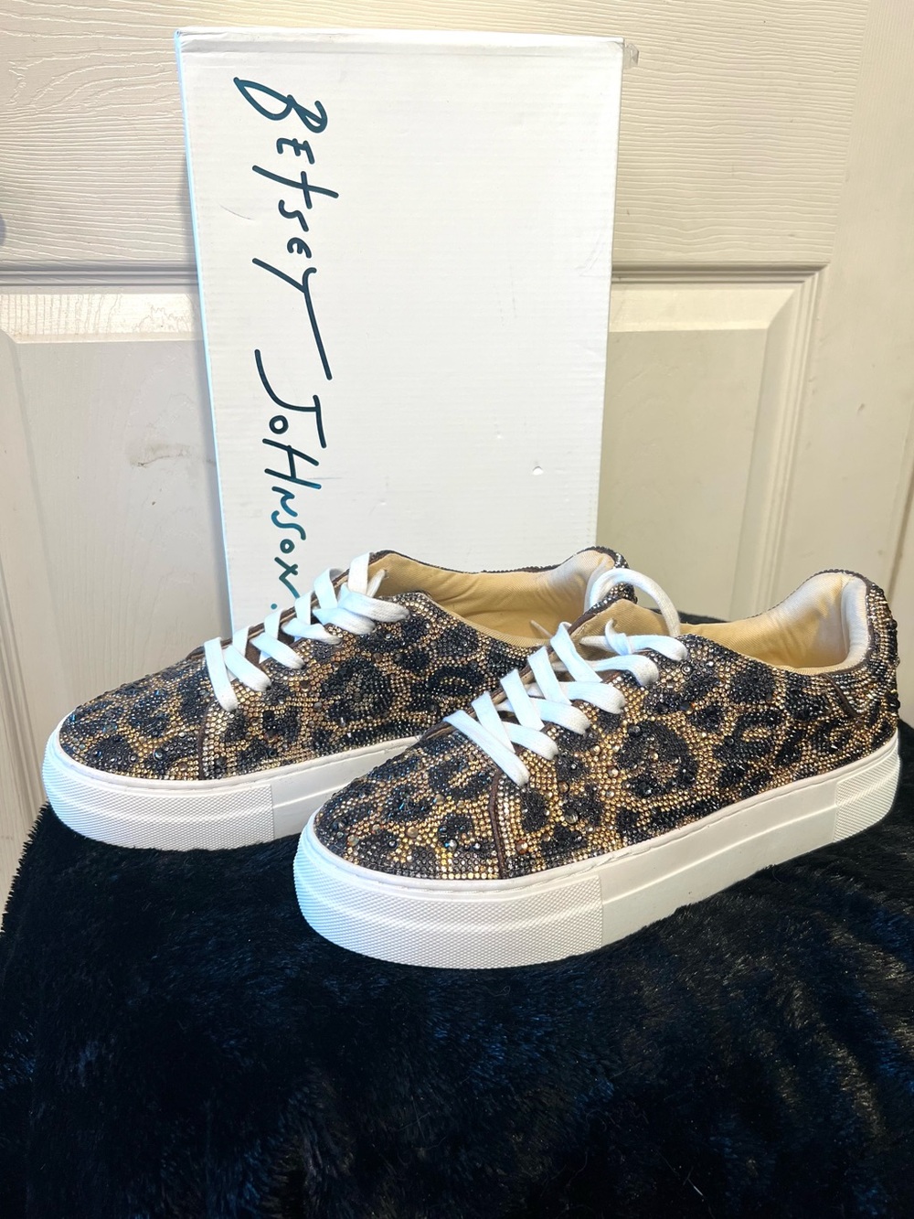 đBetsey Johnson Sidny Leopard Rhinestone Embellished Platform Sneakers-NIB-SZ 10 - Picture 8 of 15